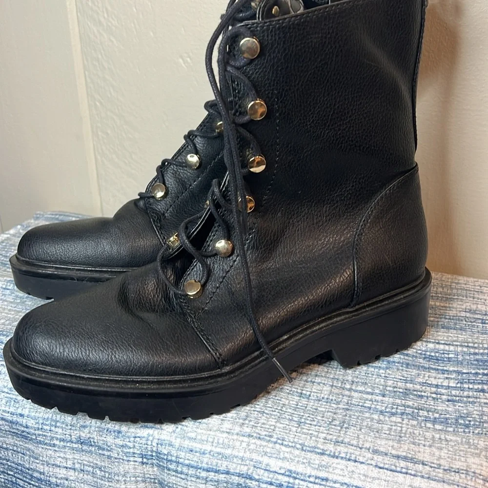 Guess small scuff